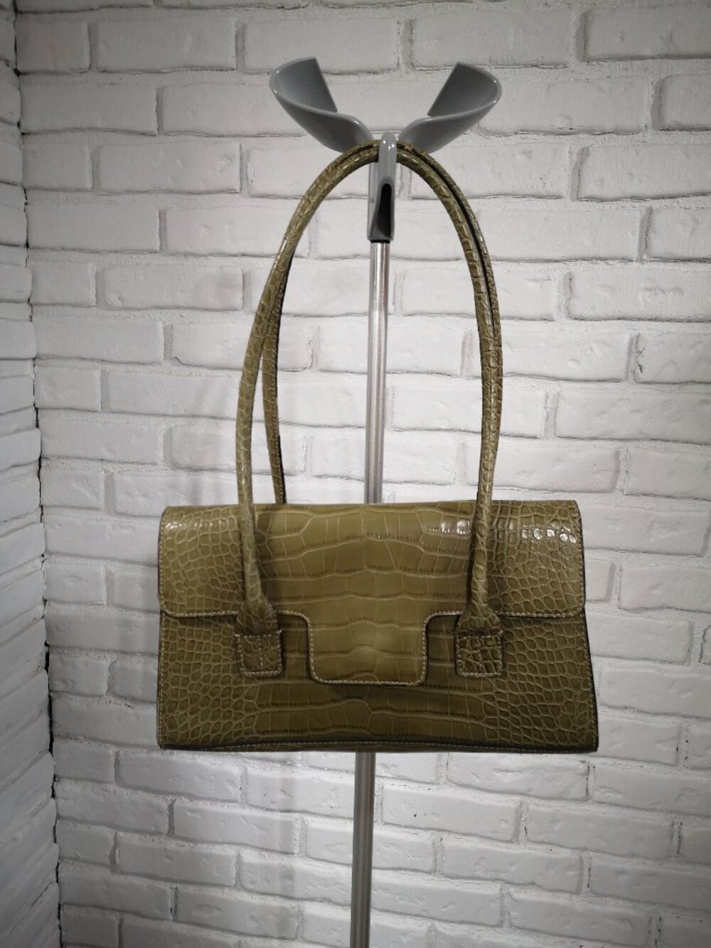 Tommy Hilfiger Faux Leather Green Croc Pattern Magnetic Closure Shoulder Bag